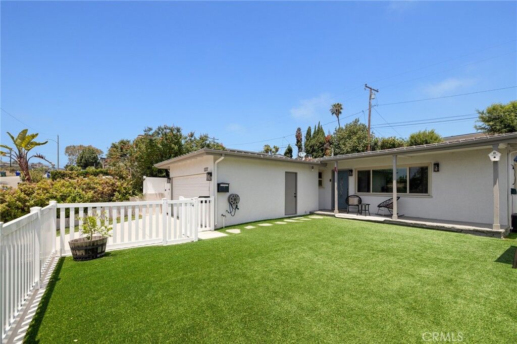 Property Photo: 1337 Curtis Avenue CA 90266