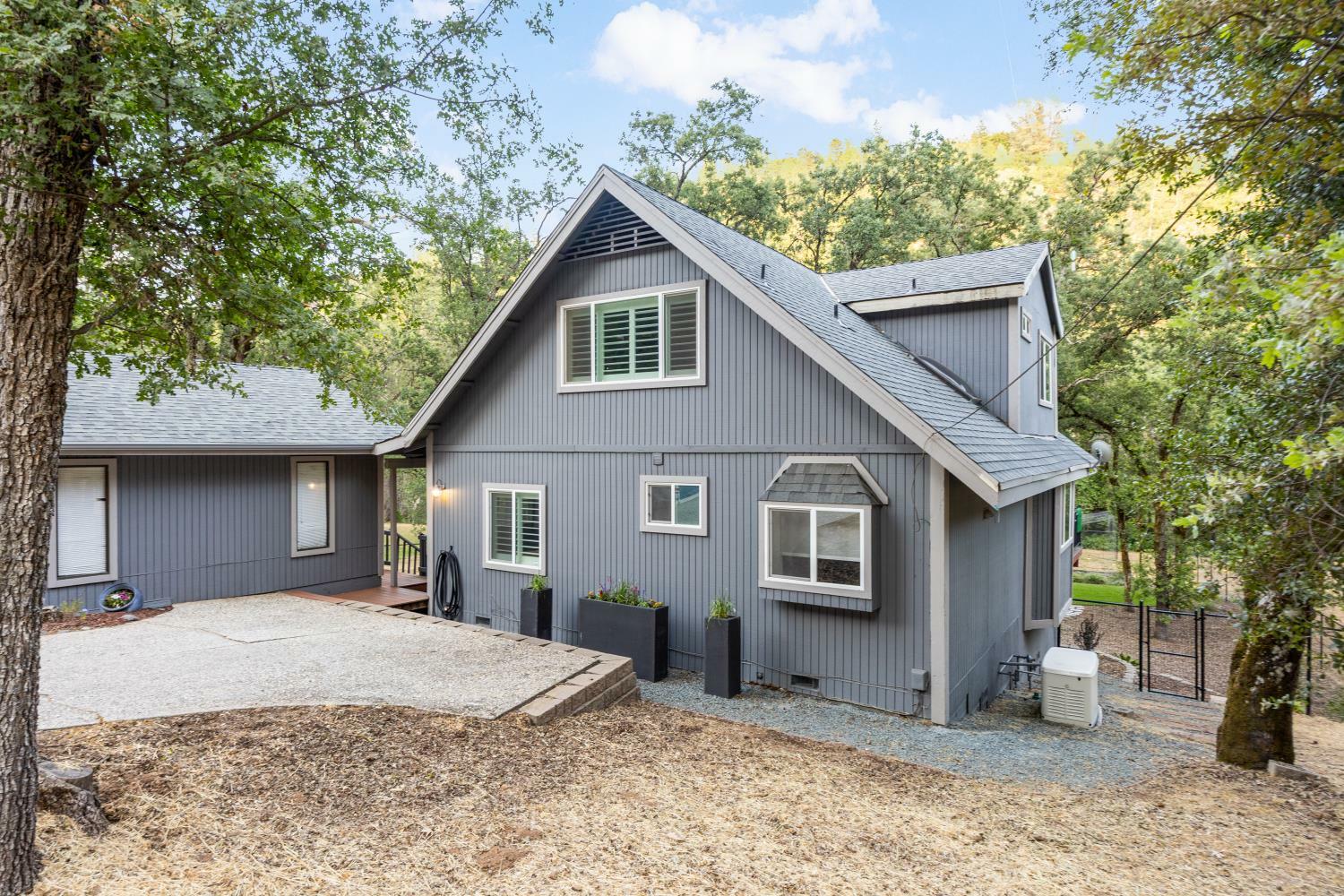 Property Photo: 16927 Brewer Road CA 95949