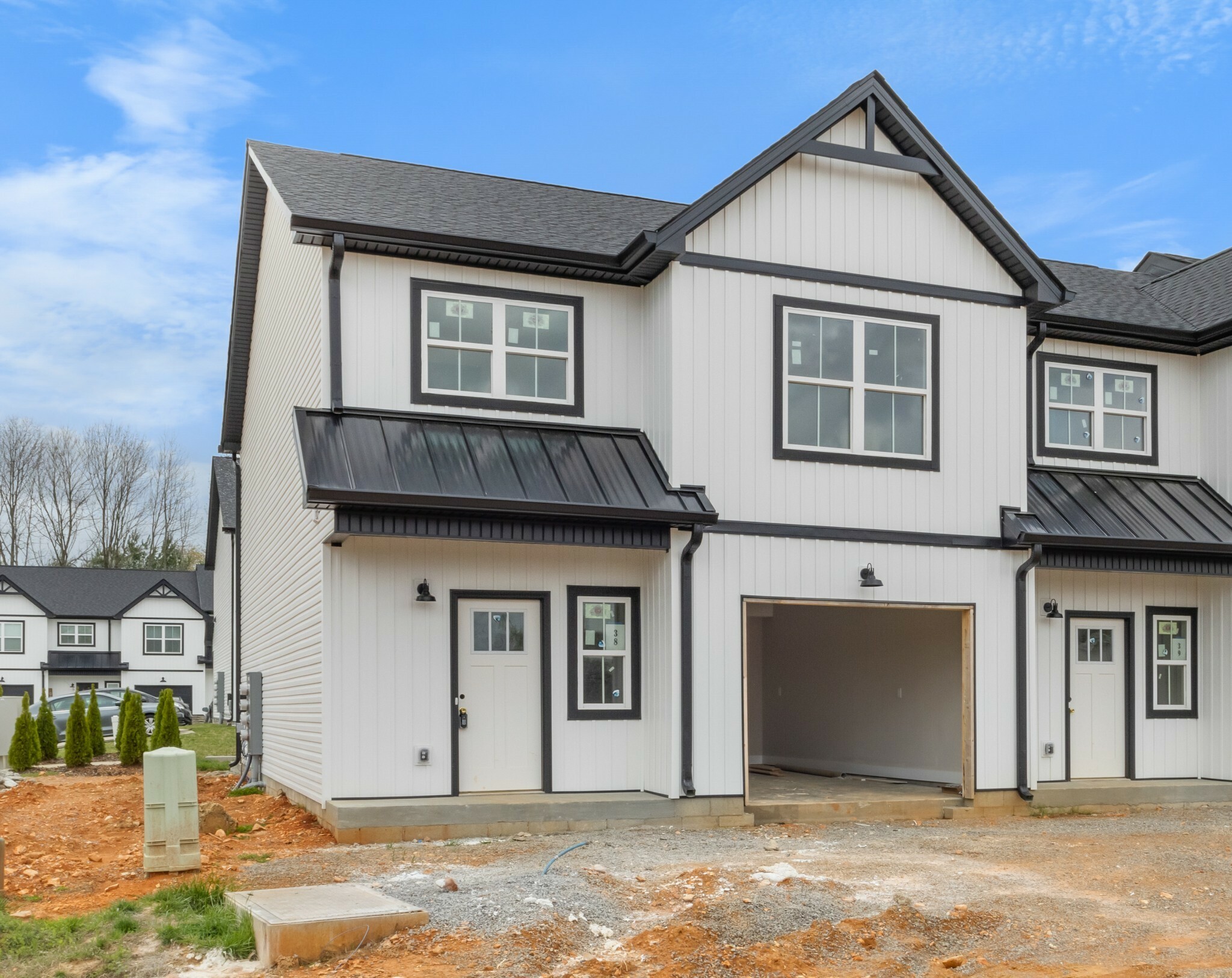 Property Photo: 166 Sango Dr Bldg 5 42 TN 37043