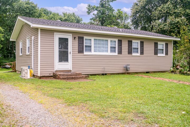 Property Photo:  502 N Main St  TN 38469 