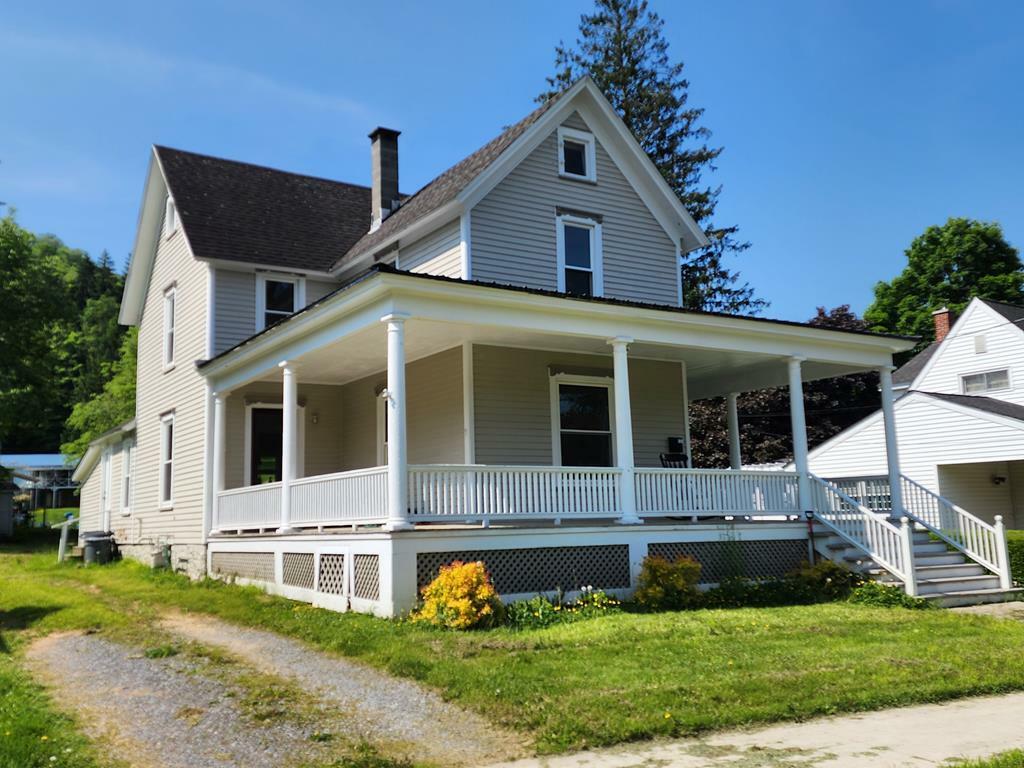 Property Photo: 406 E Maple St PA 16915