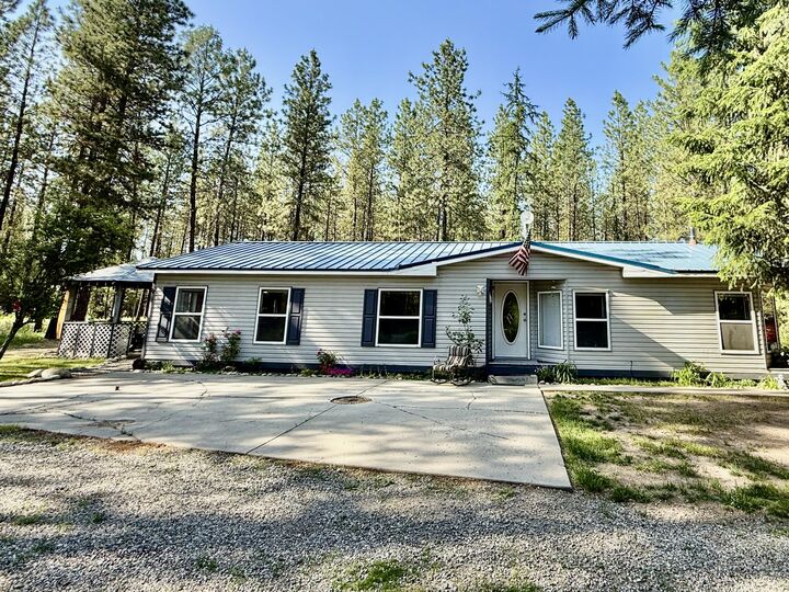 Property Photo:  1874 Brooks Rd  WA 99126 