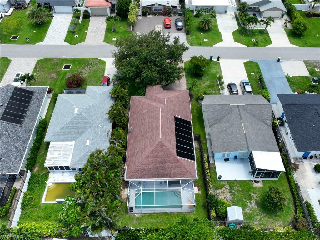 Property Photo: 725 95th Ave N FL 34108