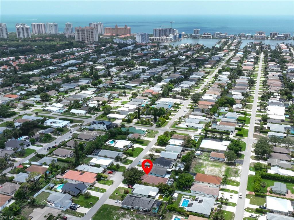 Property Photo: 725 95th Ave N FL 34108