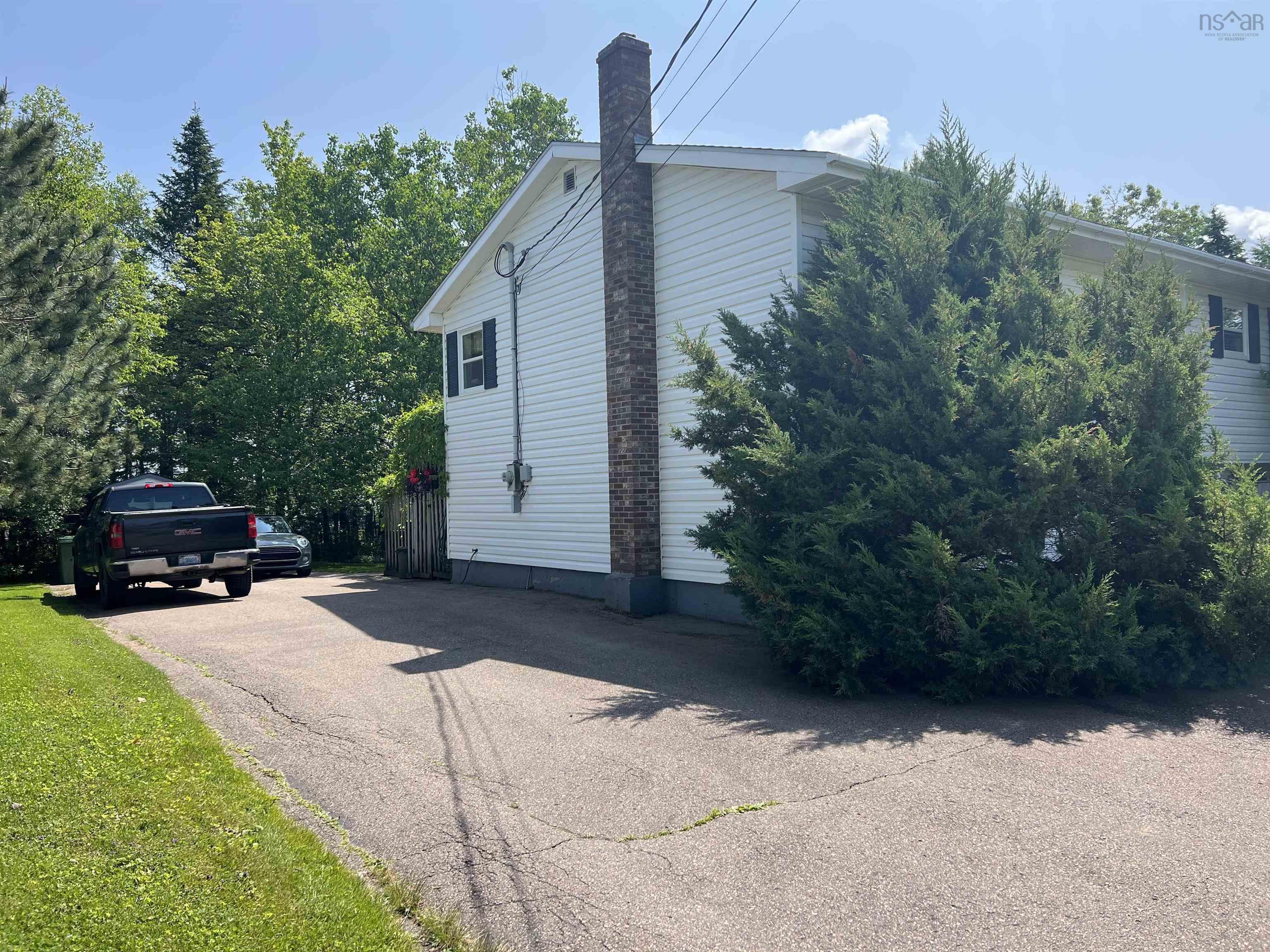 Photo de la propriété: 98 Oakwood Drive NS B6L 1N4