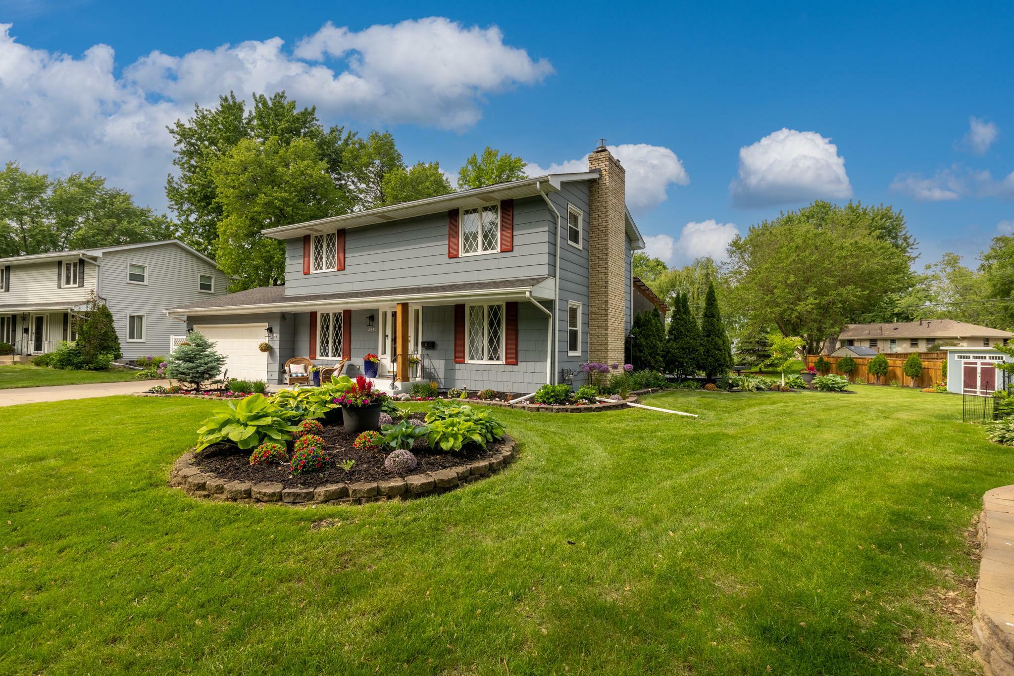 Property Photo: 3940 Virginia Avenue N MN 55427