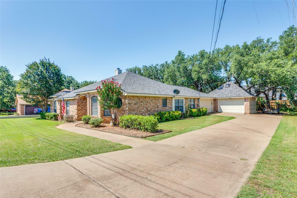 Property Photo: 4018 View Point Drive TX 76048