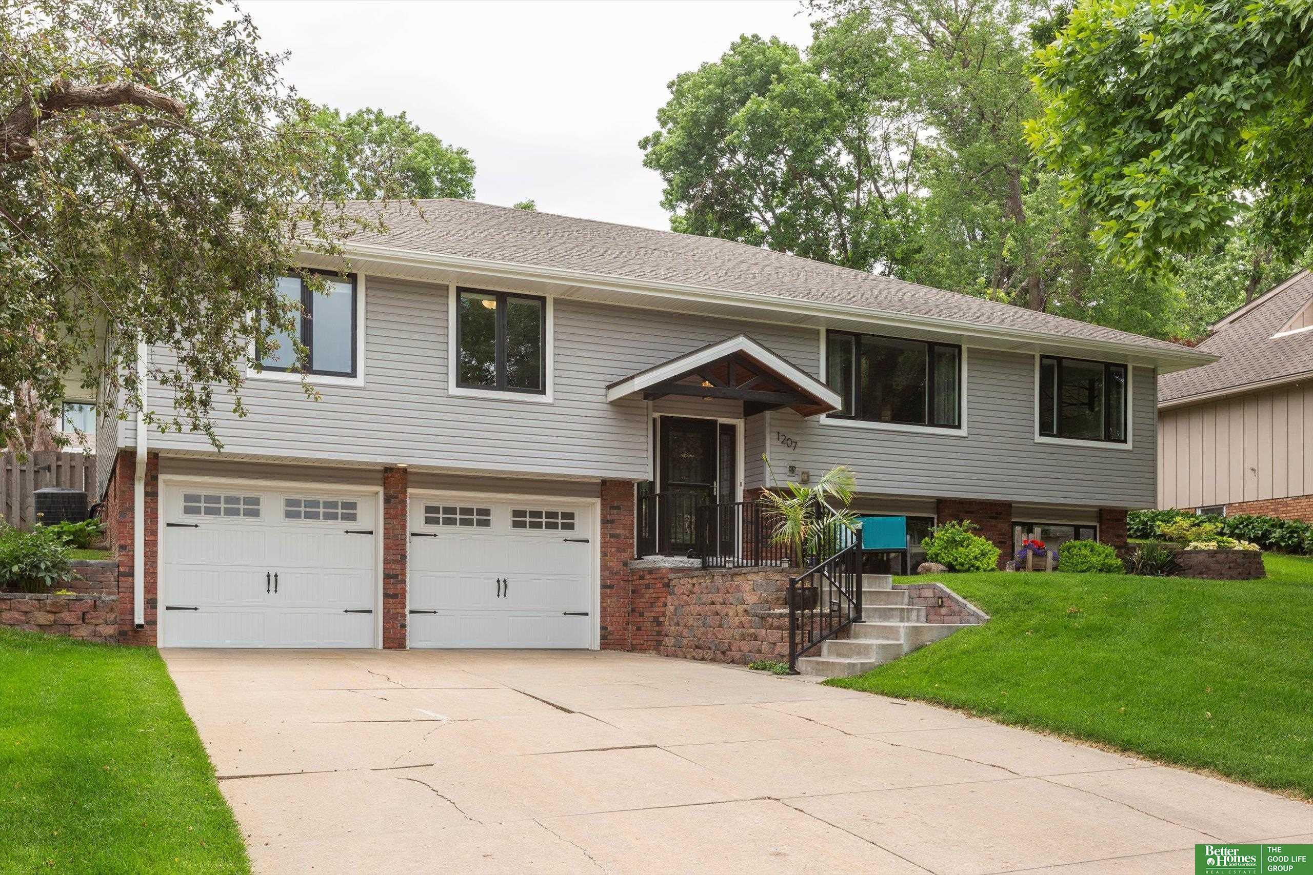 Property Photo: 1207 N 122 Street NE 68154