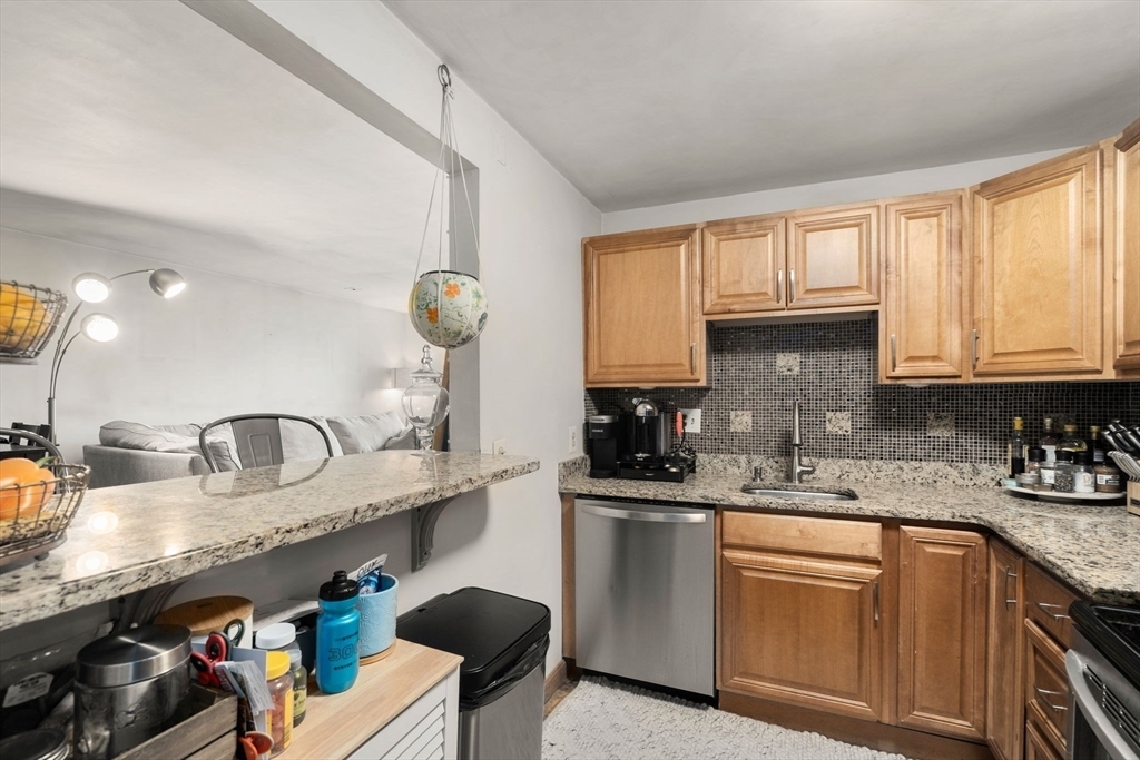 Property Photo: 386 Commercial Street 4E MA 02109