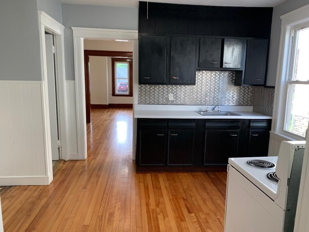 Property Photo:  323 Lincoln Street 1L  MA 01605 