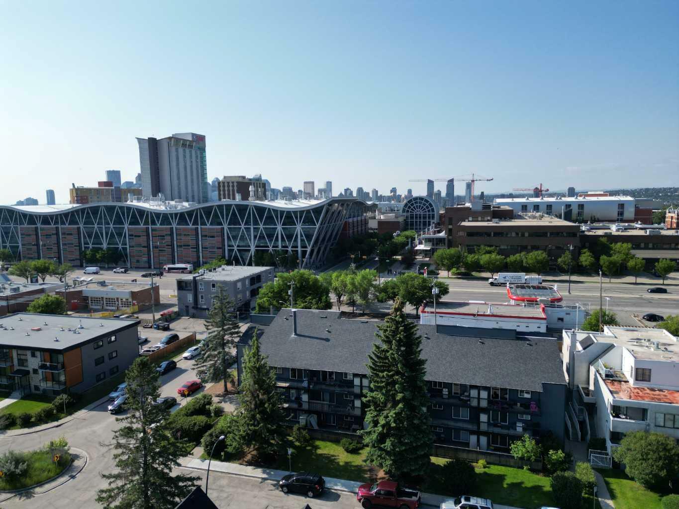 Property Photo: 1301 17 Avenue NW 205 AB T2M 0R2