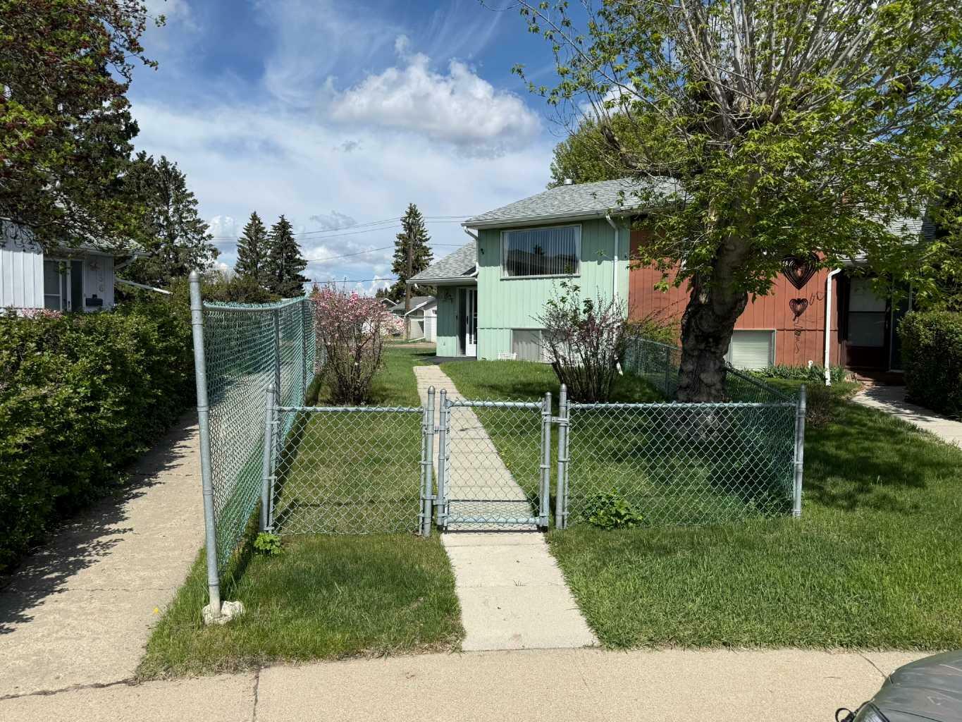 38 Whiteside Crescent  Red Deer AB T4N 5Z1 photo