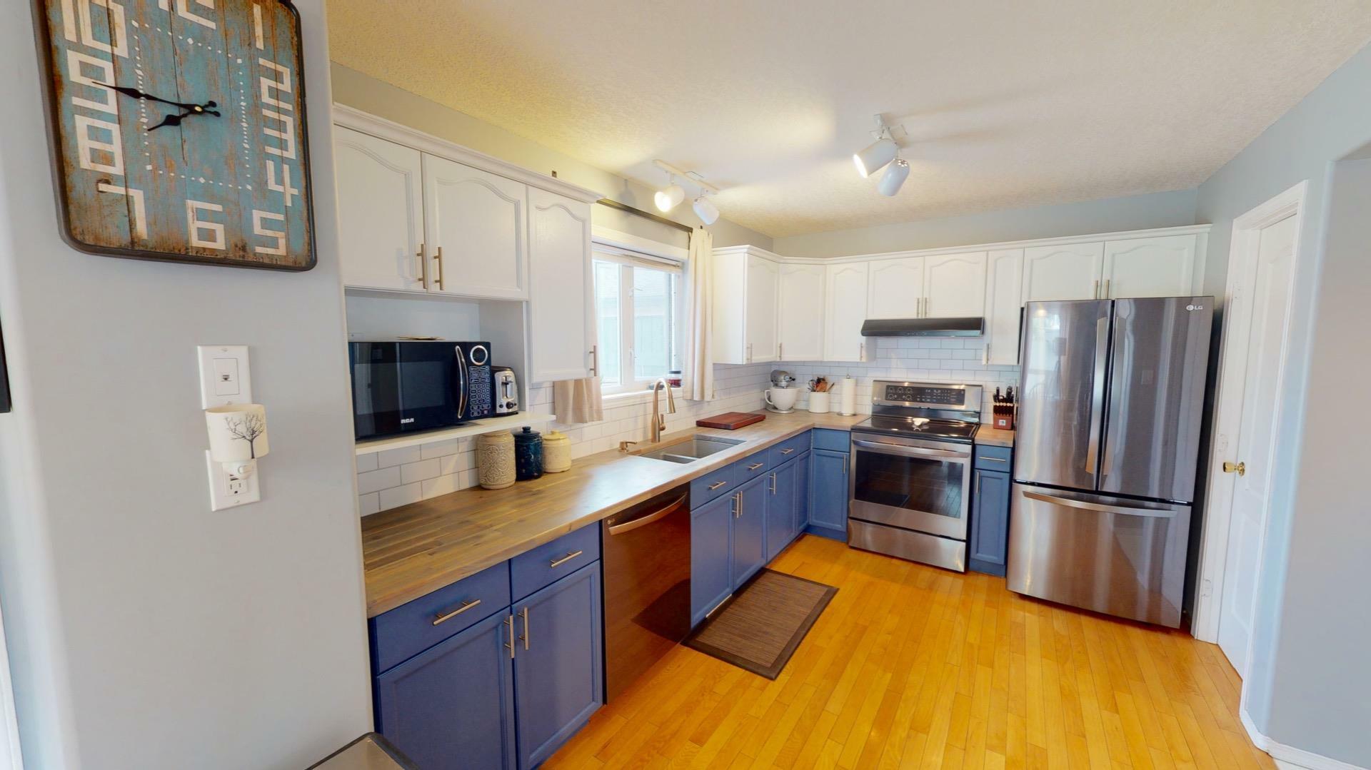 Property Photo:  126 Maurer Drive  AB T7V 2C8 