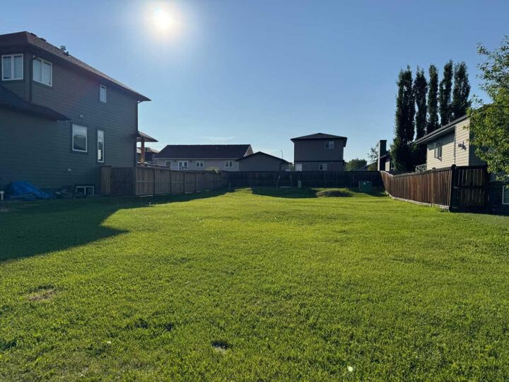 804 10 Street SE — photo 1
