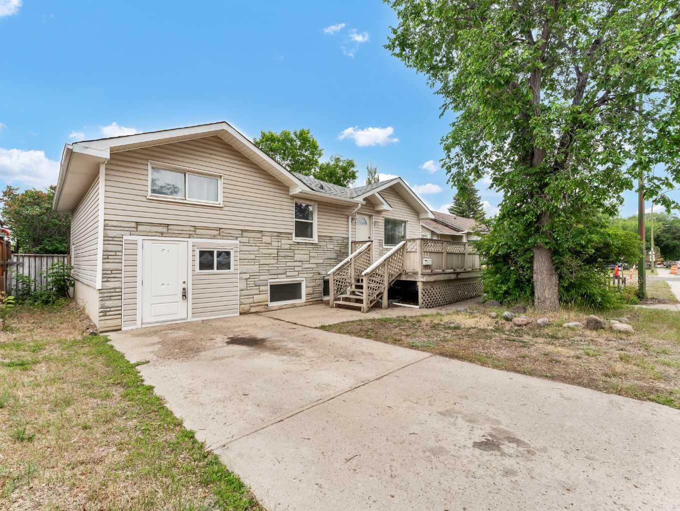 Property Photo:  112 8 Street SW  AB T1A 4L6 