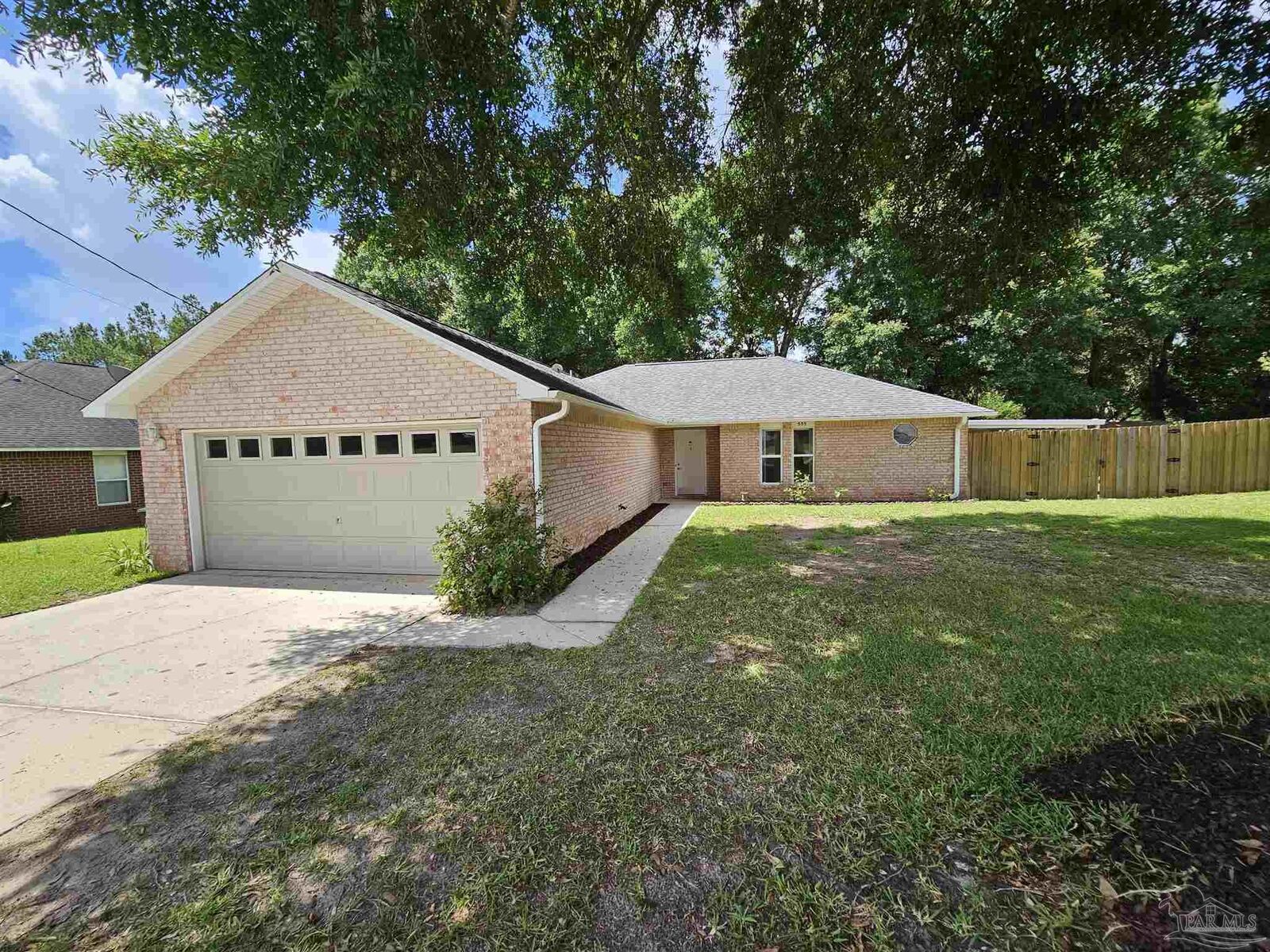 Property Photo: 555 Ard Dr FL 32526