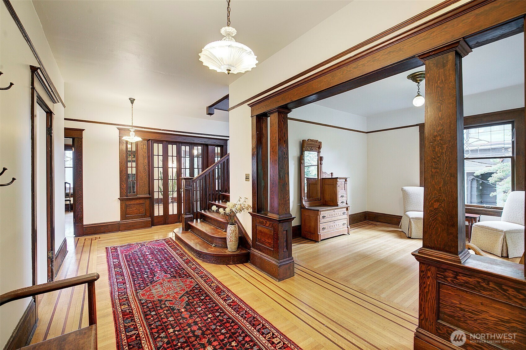 Property Photo: 906 E Shelby Street WA 98102