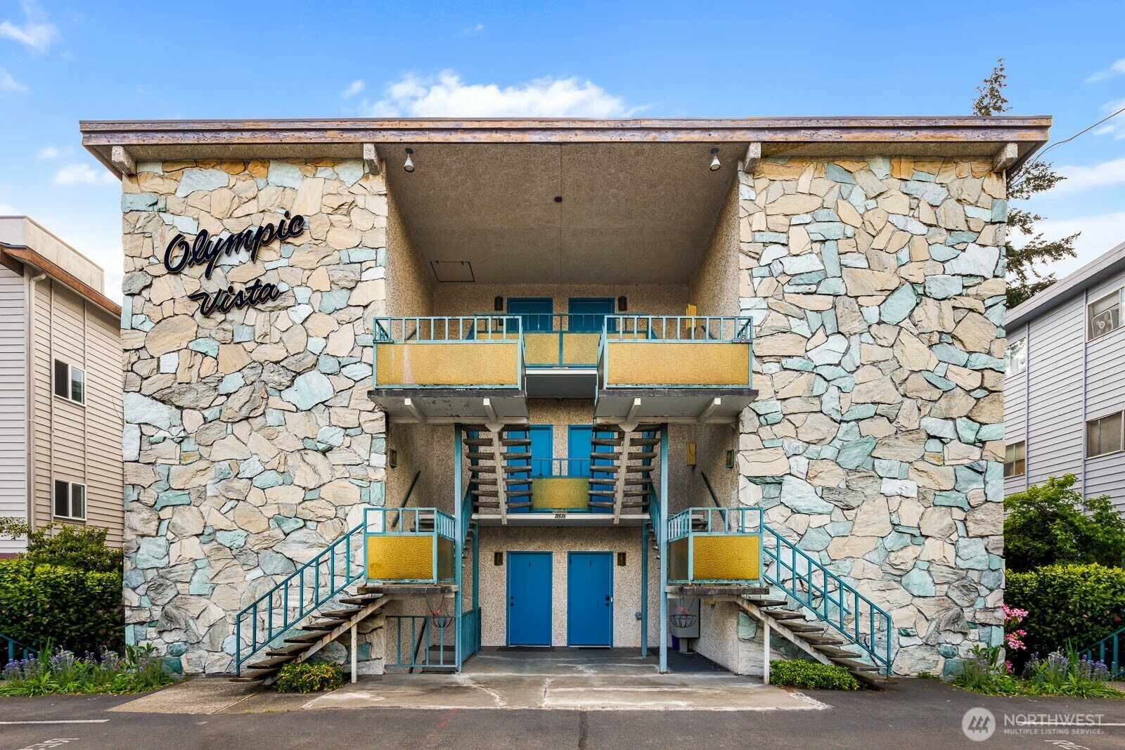 Property Photo:  11515  Greenwood Avenue N C  WA 98133 