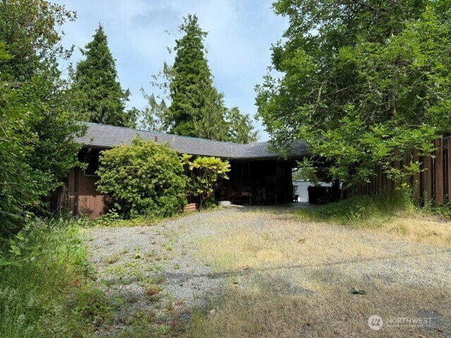 Property Photo: 13257 Holmes Point Drive NE WA 98034