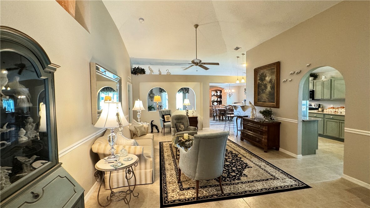 Property Photo: 2558 12th Square SW FL 32968