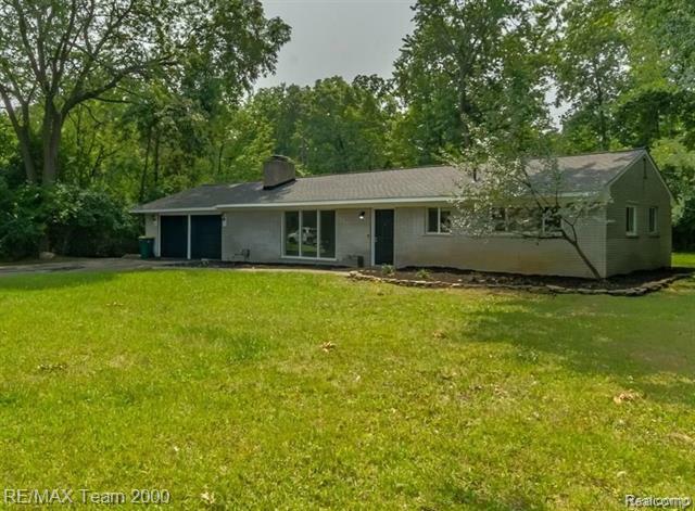 Property Photo: 28045 W Greenmeadow Circle MI 48334