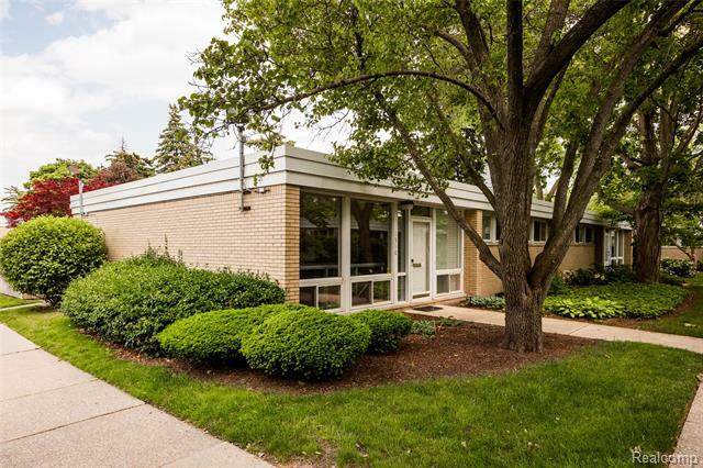 1510 Chateaufort  Detroit MI 48207 photo