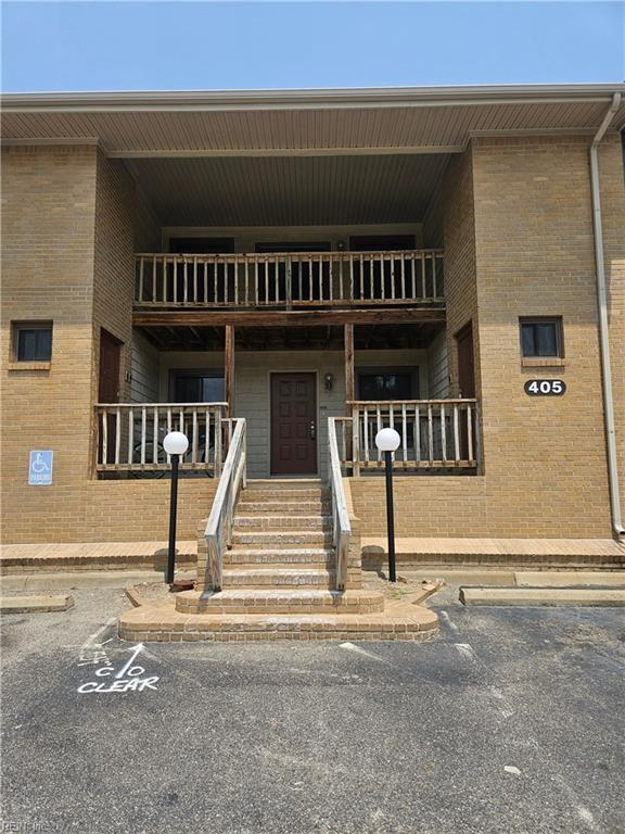 Property Photo: 405 32nd St 101 VA 23451