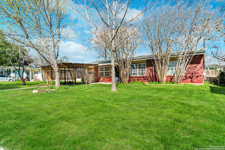 Property Photo: 231 Craigmont TX 78213