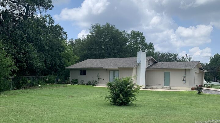 Property Photo: 7706 Green Glen TX 78255