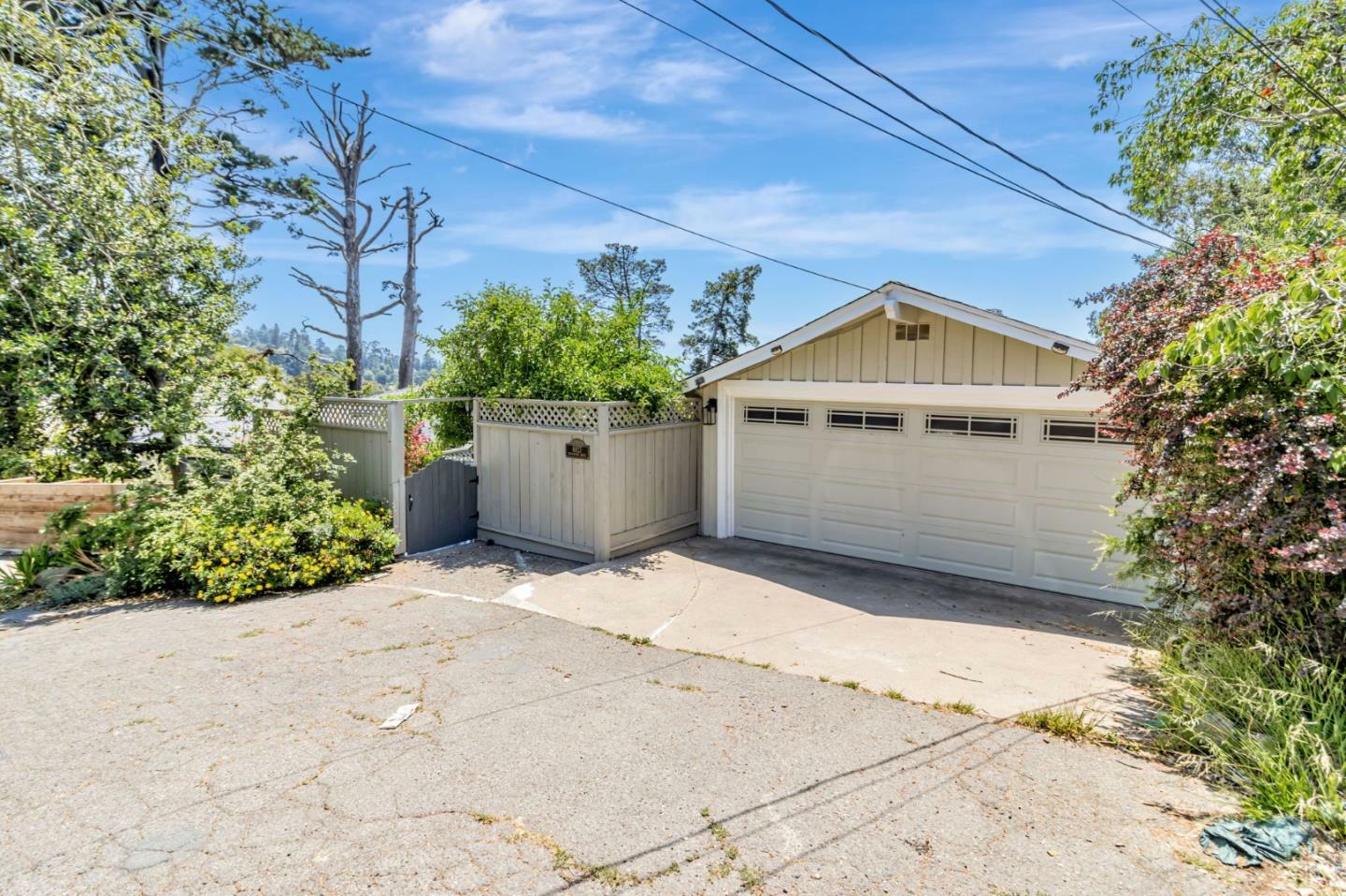 Property Photo: 6827 Ridgewood Drive CA 94611