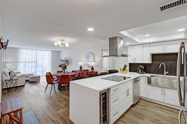Property Photo: 600 Three Islands Blvd 615 FL 33009
