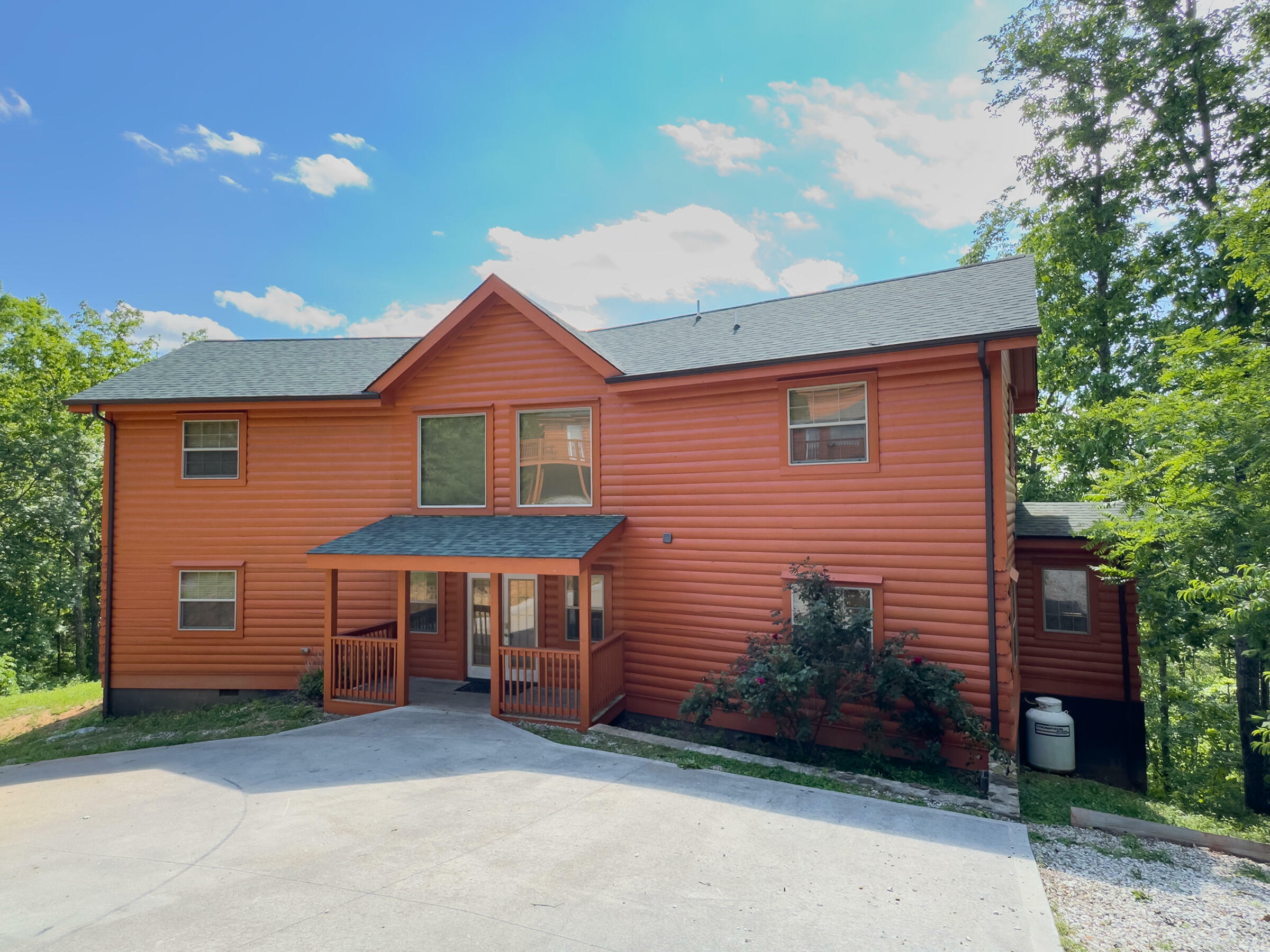Property Photo: 2205 Meredith Way TN 37876