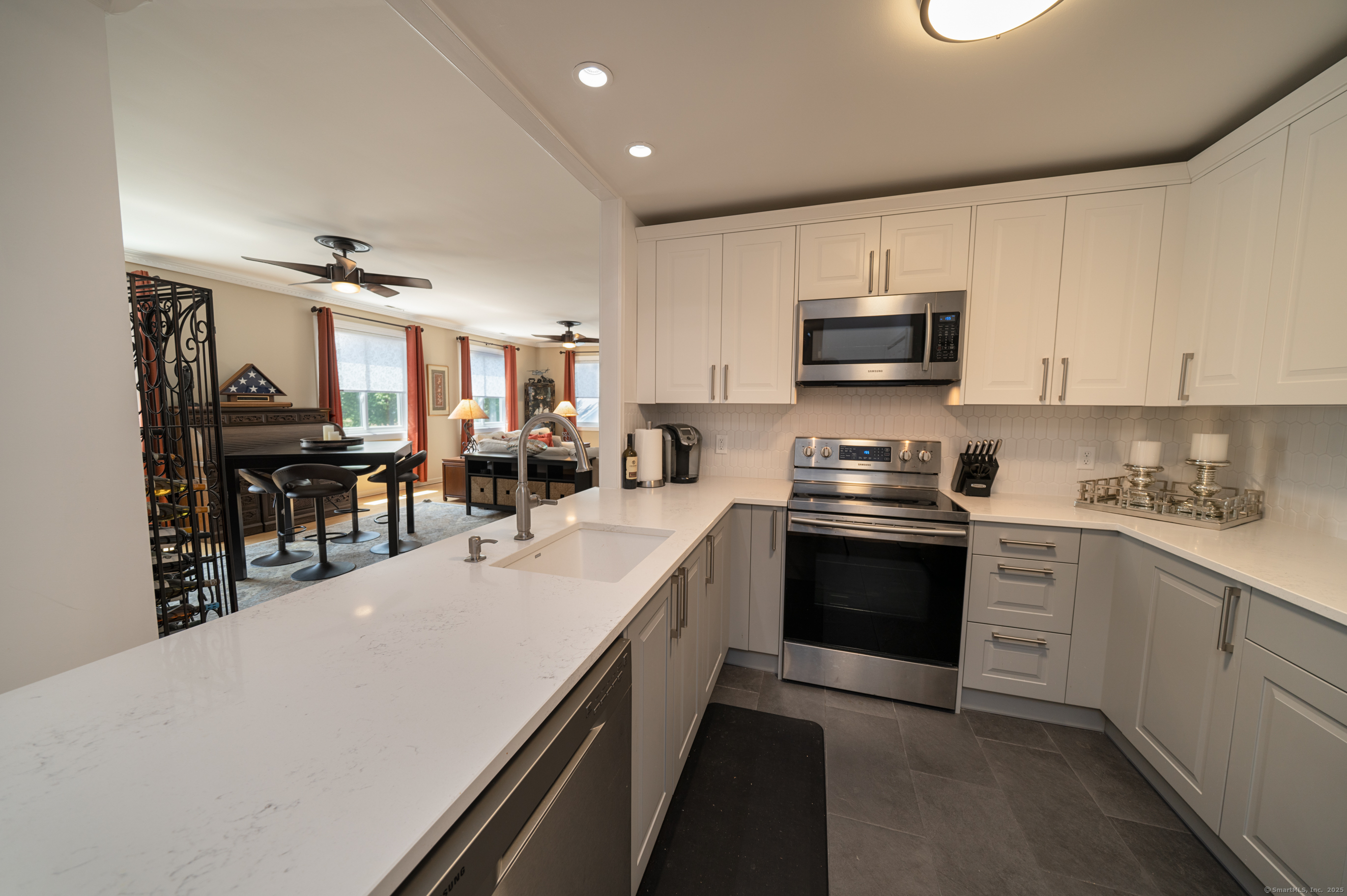 Property Photo:  267 Melba Street Apt B13  CT 06460 
