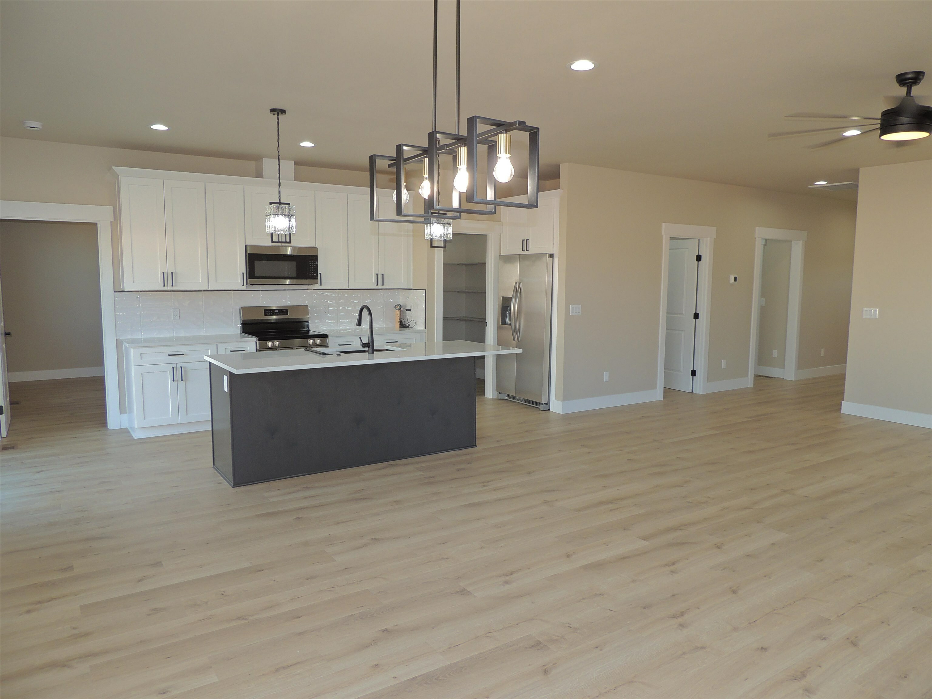 Property Photo: 516 SW Alder St WA 99185