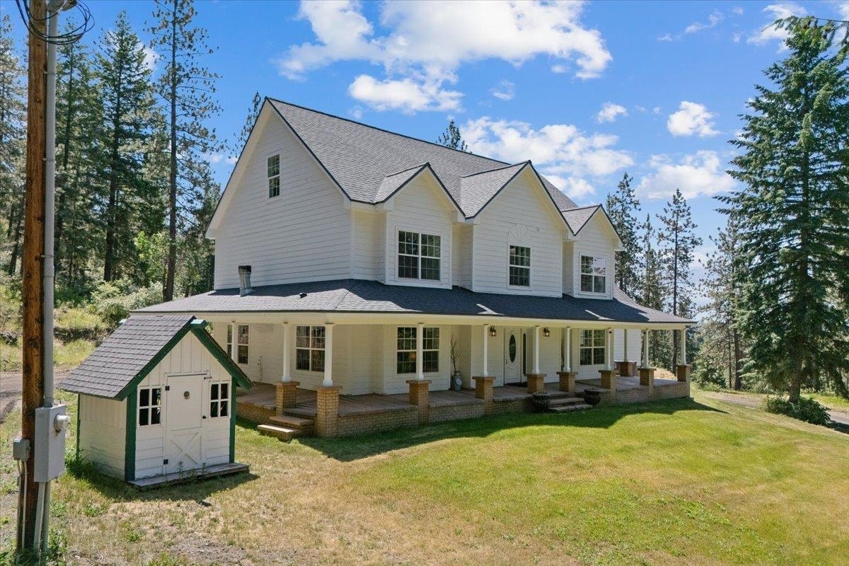 Property Photo: 12710 E Kronquist Rd WA 99021