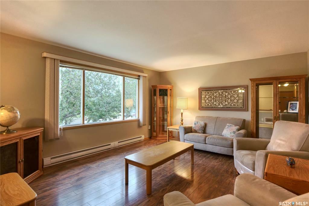 Property Photo: 152 7th Avenue W SK S0H 0T0