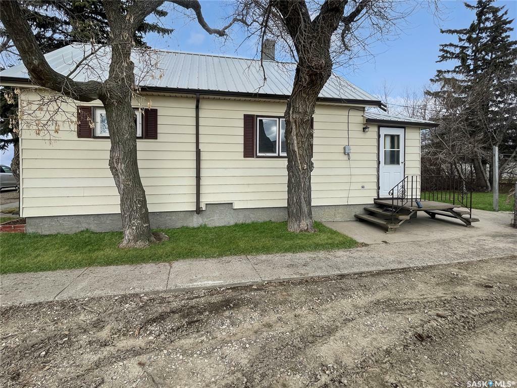 Property Photo: 239 Railway Avenue SK S0G 4Y0