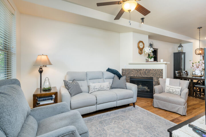 Property Photo: 2477 Woodside Blvd ID 83333