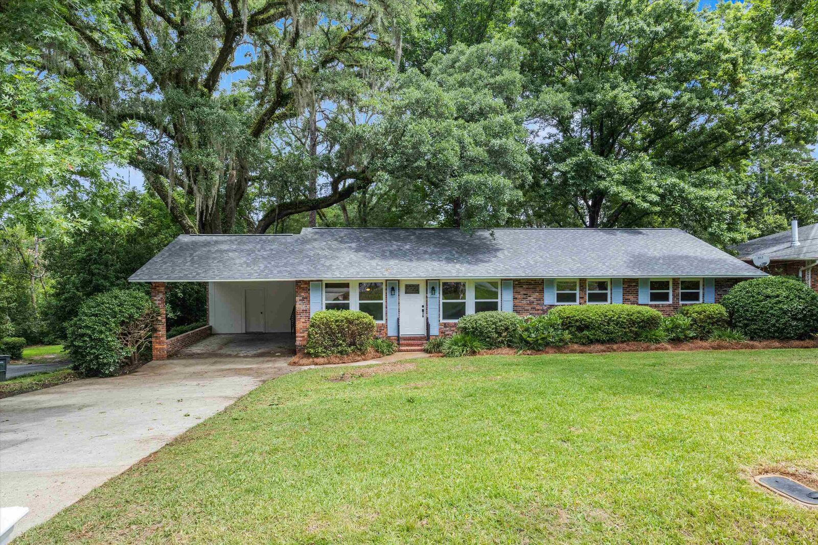 Property Photo: 2114 Deerfield Drive FL 32308