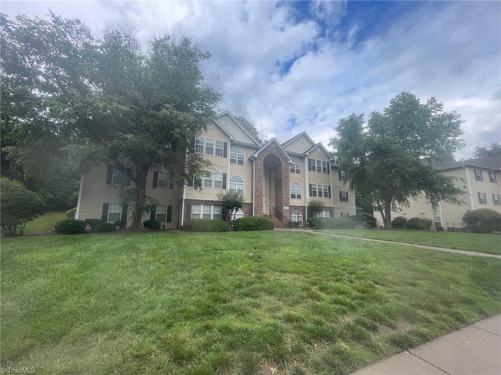 Property Photo: 221 Ivy Glen Court NC 27127