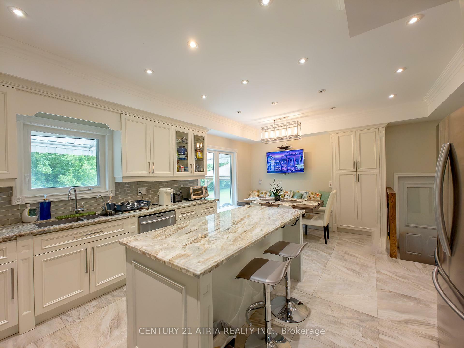 Photo de la propriété: 2 Norwich Drive ON L3P 6R9