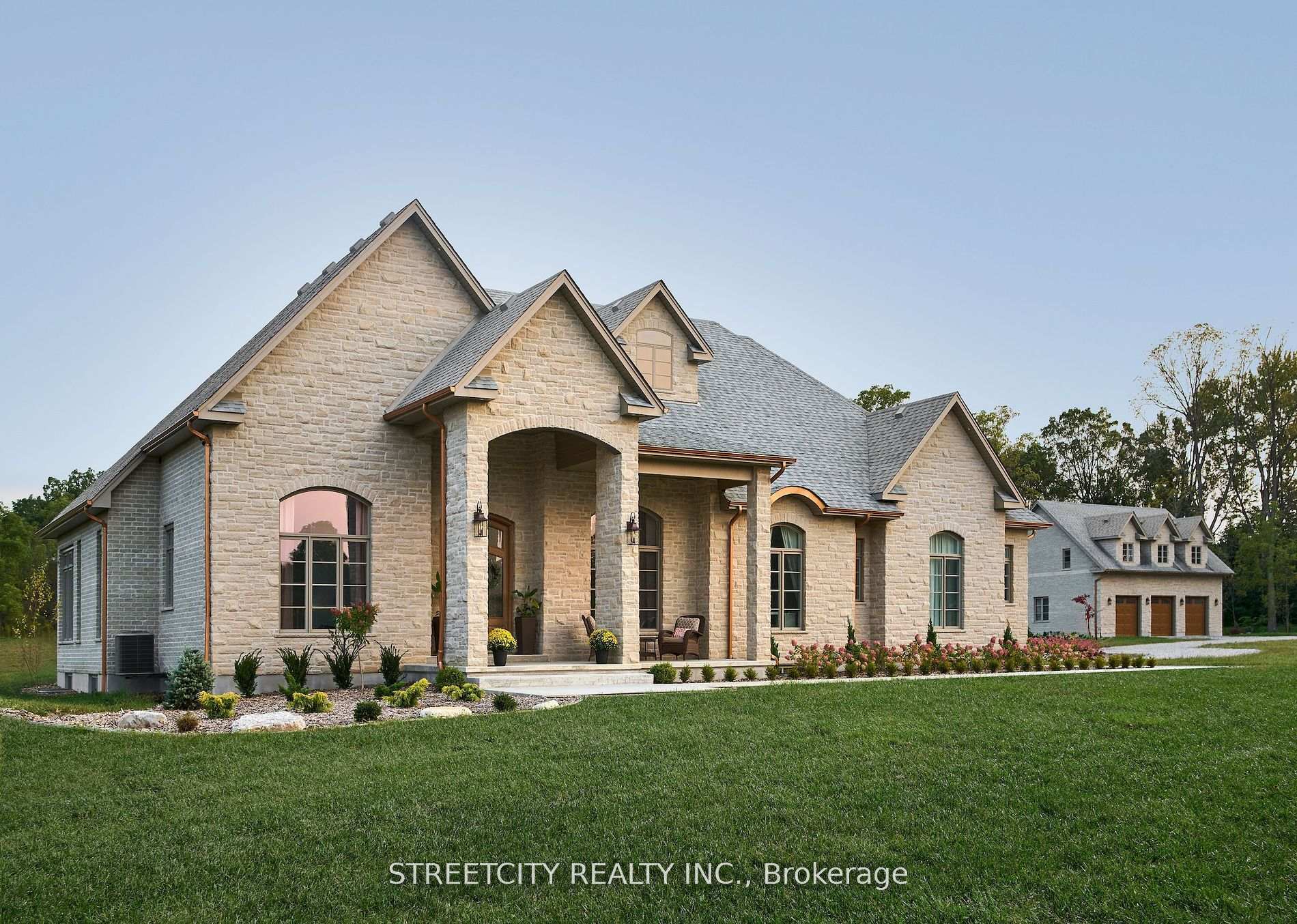 Property Photo:  20724 Denfield Road  ON N6H 5L2 