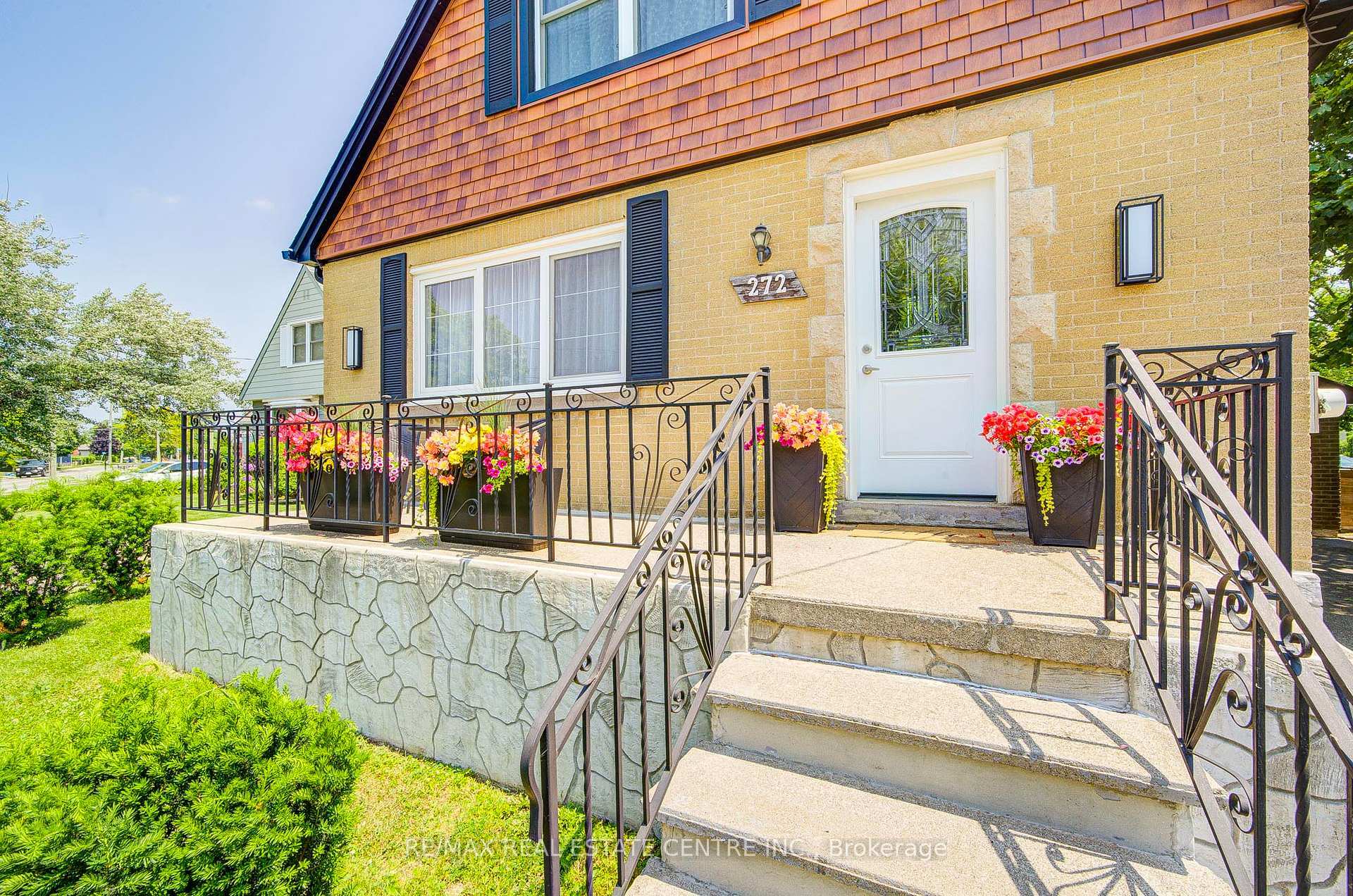 Property Photo: 272 Grantham Avenue ON L2M 4Z9