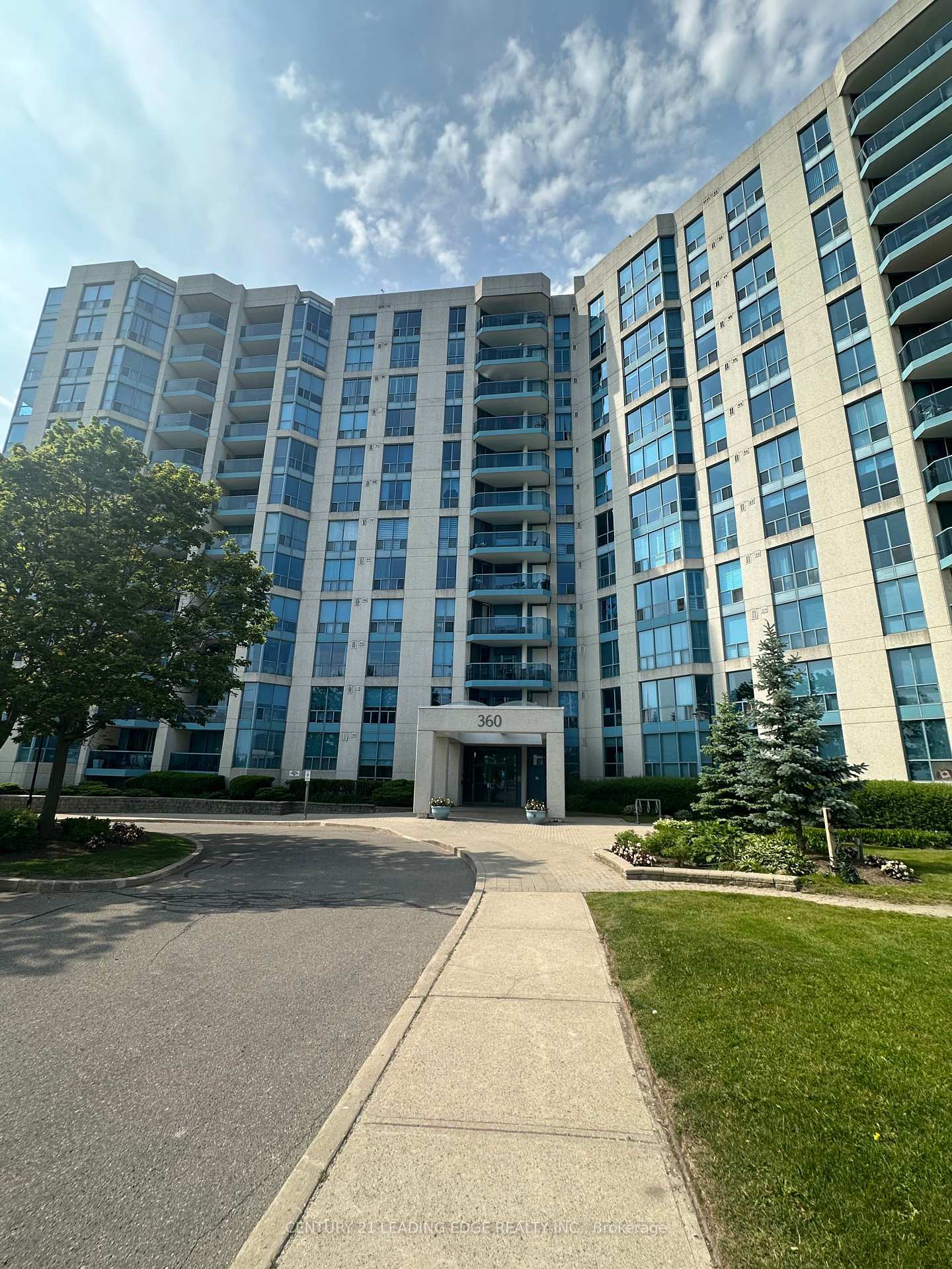 Property Photo: 360 Watson Street 809 ON L1N 9G2