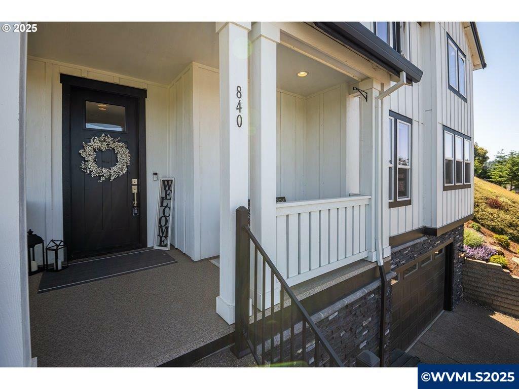Property Photo: 840 Chikamin Lp OR 97381