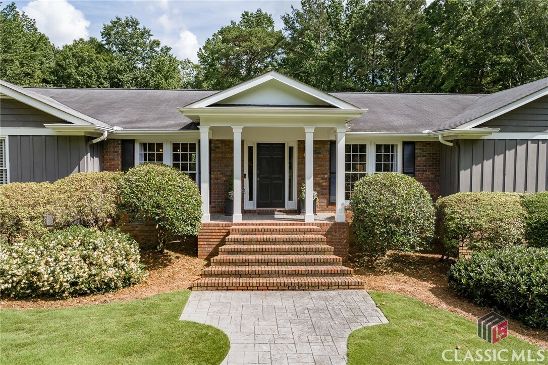 Property Photo:  1060 Woodhollow Lane  GA 30606 
