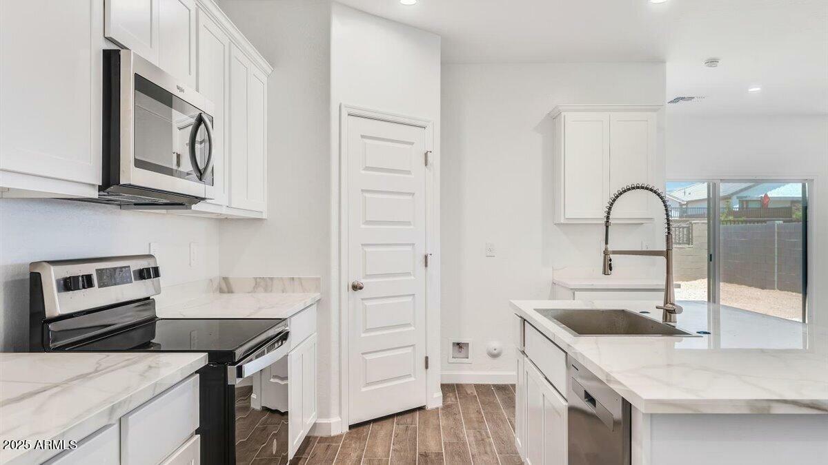 Property Photo:  5740 E Freesia Lane  AZ 85140 