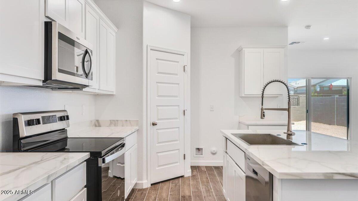 Property Photo: 5740 E Freesia Lane AZ 85140