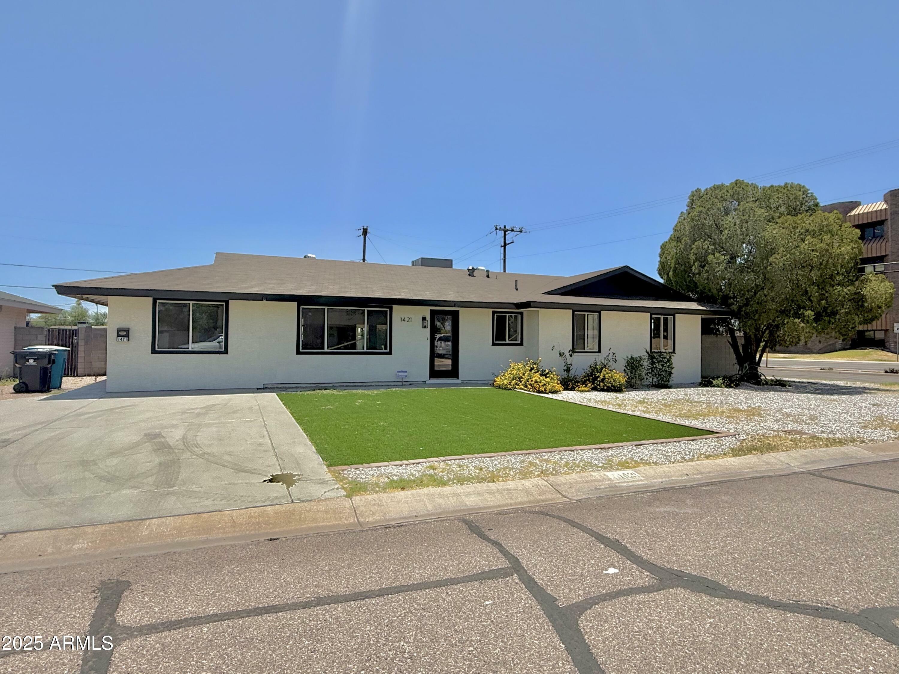 Property Photo: 1421 W Pasadena Avenue AZ 85013