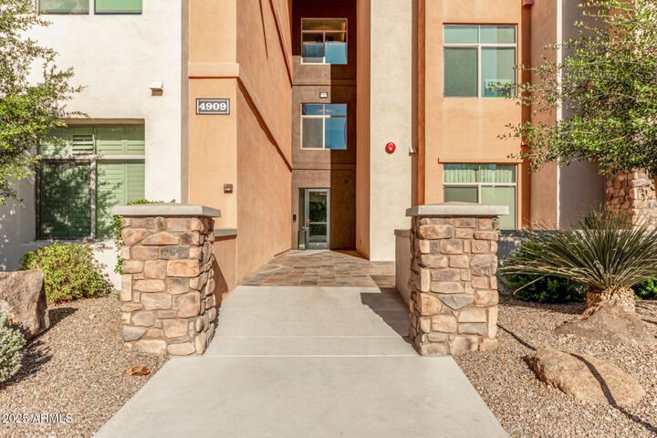 4909 N Woodmere Fairway -- 1004  Scottsdale AZ 85251 photo